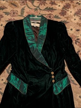 Vtg Nancy Johnson Dark Green Velvet Blazer Dress w Satin Trim Gold Buttons 6